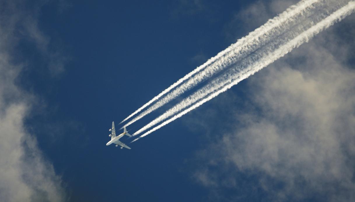 How much airline flights impact the environment: the study