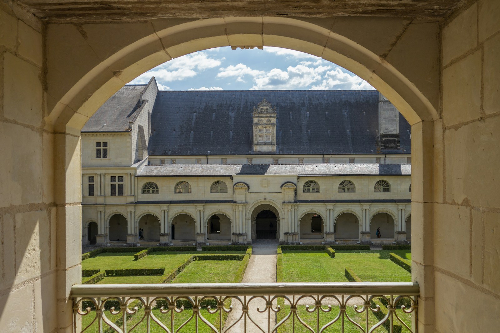 The most beautiful villages in France: Fontevraud-l’Abbaye in Maine-et-Loire